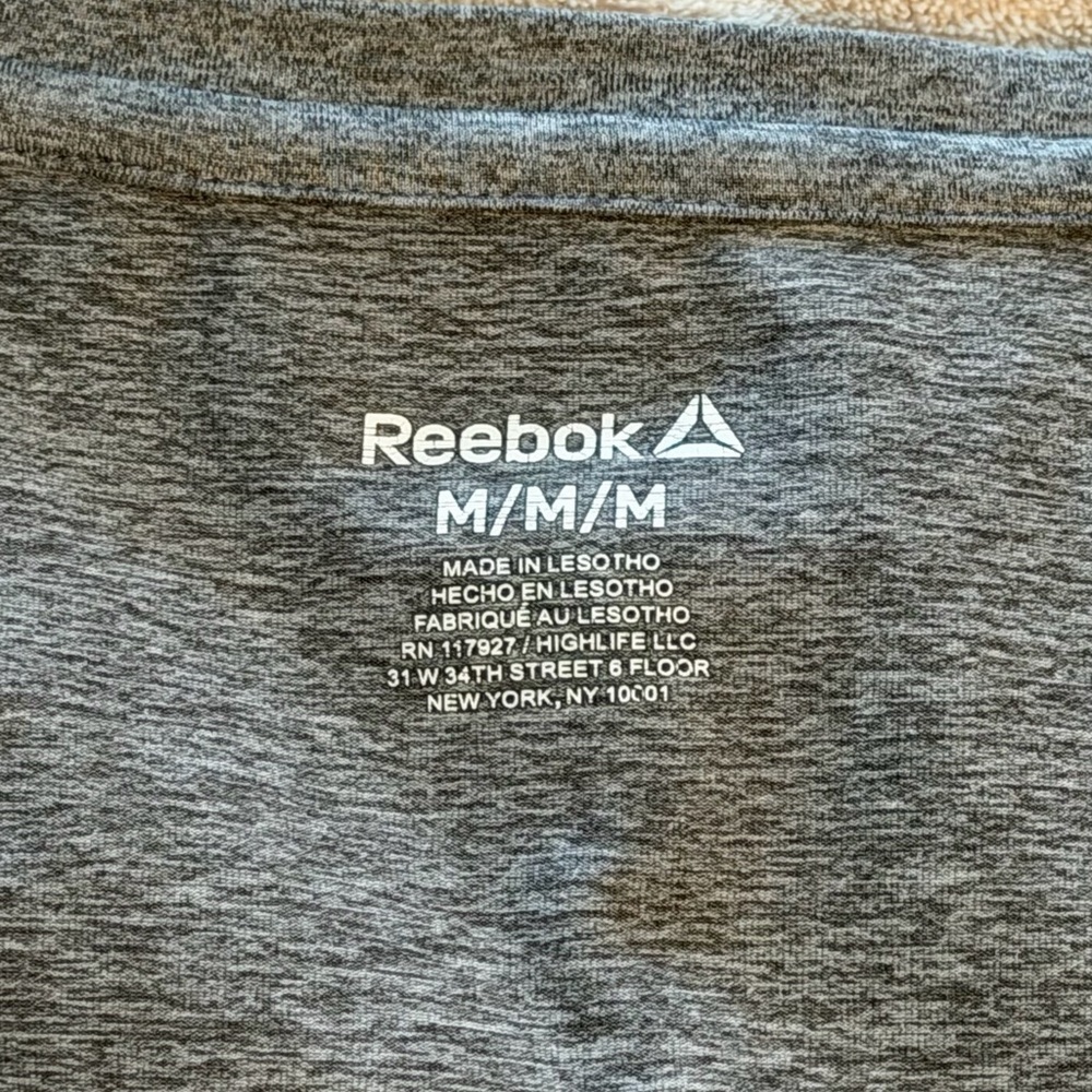 Reebok Size Med Athletic Top - Picture 6 of 6
